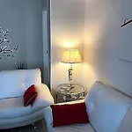 Πανσιόν Myroom In Town 3*
