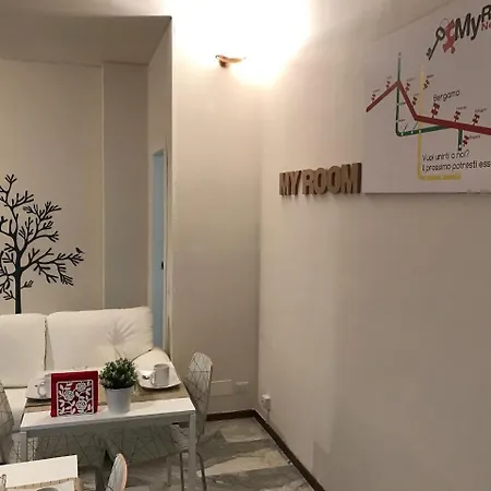 Myroom In Town ゲストハウス 3*